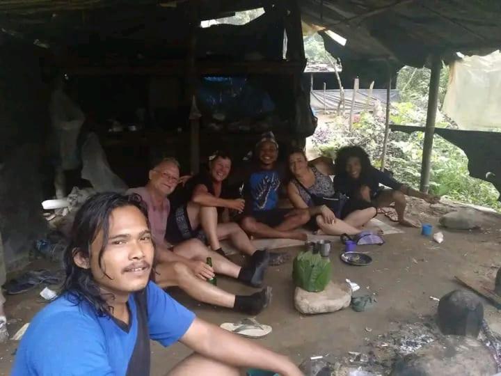 Brown Bamboo Guest House & Trekking Bukit Lawang Eksteriør bilde